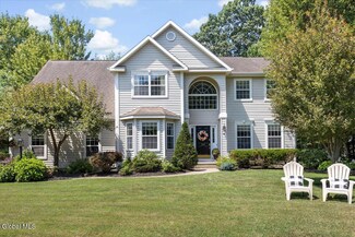 23 Challedon Dr, Gansevoort, NY 12831