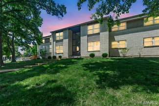 149 Cumberland Park Ct Unit B, Ballwin, MO 63011