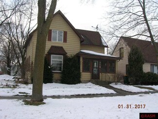 328 S Moore St, Blue Earth, MN 56013