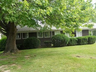 26 Hilltop Dr, Le Roy, NY 14482