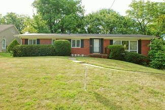 3808 River Oaks Dr, Des Moines, IA 50312