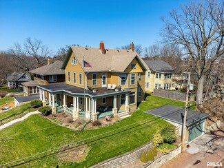 625 Scott St, Davenport, IA 52803