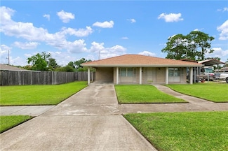 8829 Livingston Ave, Chalmette, LA 70043
