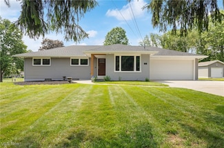 1892 Toepfer Rd, Akron, OH 44312