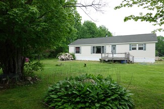 127 Loop Rd, Searsport, ME 04974
