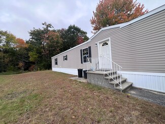 7 Stevens Dr, Lisbon, ME 04252