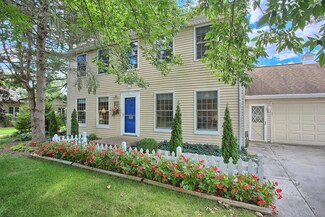 803 Surrey Rd, Monticello, IL 61856
