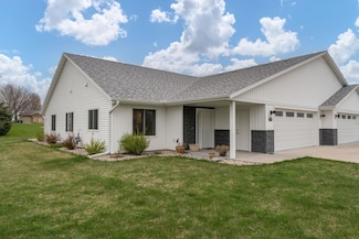 209 Plum Run, Le Sueur, MN 56058