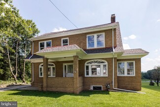 209 Egypt Rd, Mont Clare, PA 19453