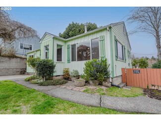 510 Clark St, North Bend, OR 97459