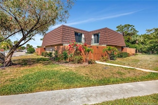 6057 SE Riverboat Dr Unit 824, Stuart, FL 34997