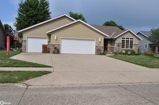 628 Prairie View Dr, Carroll, IA 51401