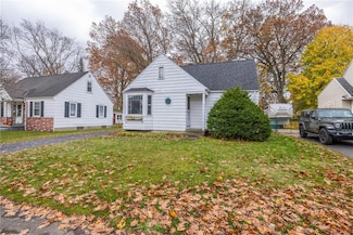 131 Langford Rd, Rochester, NY 14615