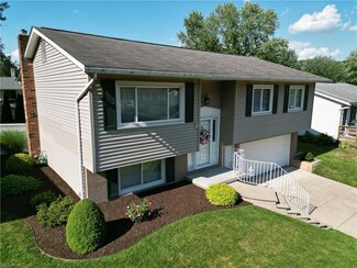 448 Stonewood St, Canal Fulton, OH 44614