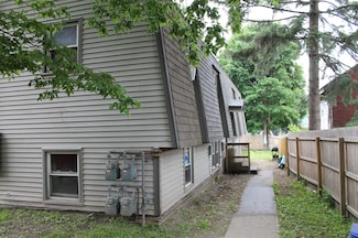 123 N Champlain St, Burlington, VT 05401