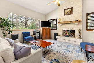 585 Fawnwood Dr, New Braunfels, TX 78132