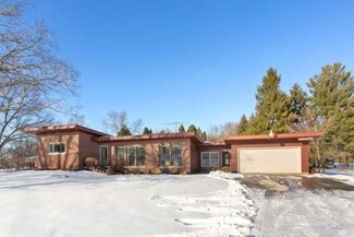 19077 Three Oaks Rd, Three Oaks, MI 49128