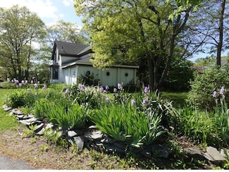 195 Brook St, Oakdale, NY 11769