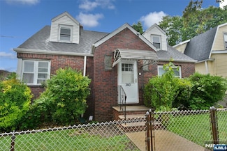 360 Kennedy Dr, Fairview, NJ 07022