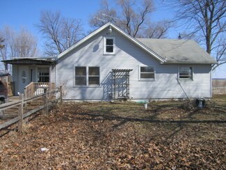 7351 N Bull Creek Rd, Grant Park, IL 60940