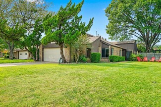 14811 Le Grande Dr, Addison, TX 75001