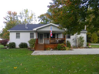 6928 Revere Dr, Derby, NY 14047