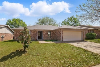 8024 Meadowbrook Dr, Watauga, TX 76148