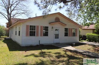 904 Cubbedge St, Savannah, GA 31415