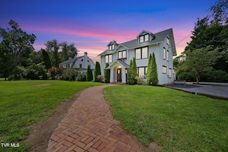 217 North St, Marion, VA 24354