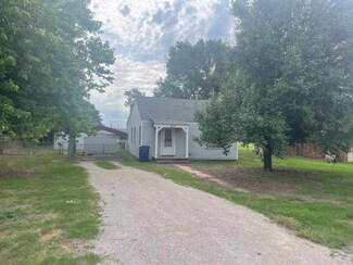 317 6th St, Kremlin, OK 73753