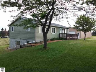 1010 W Buchanan Rd, Ithaca, MI 48847