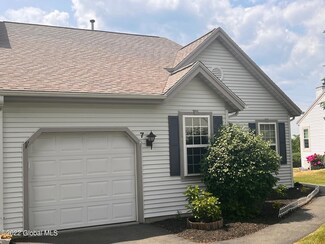 7 Highpointe Dr, Troy, NY 12182