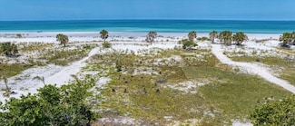 1070 Eldorado Ave, Clearwater Beach, FL 33767