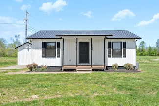 2911 Woodlawn Park Rd, Woodlawn, TN 37191