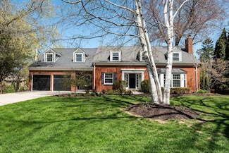 972 E Fox Ln, Milwaukee, WI 53217