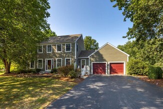 2 Lisa Beth Dr, Dover, NH 03820