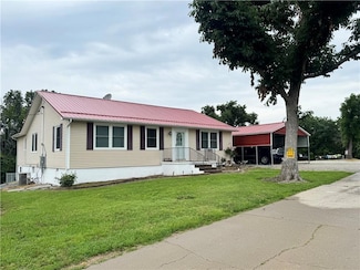 33247 Bittner Dr, Warsaw, MO 65355