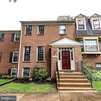 10447 Carriagepark Ct, Fairfax, VA 22032