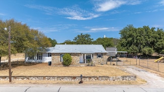 306 Litigation St, Glen Rose, TX 76043