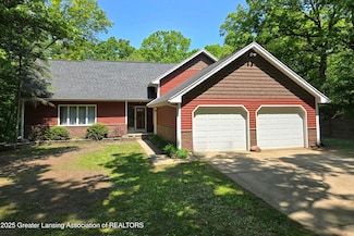 4423 Hyatt St, Eaton Rapids, MI 48827