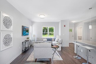 11 Goldfinch Ct Unit 11, Boston, MA 02126