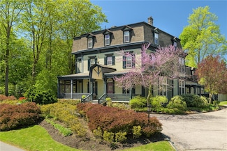 287 Gibbs Ave, Newport, RI 02840