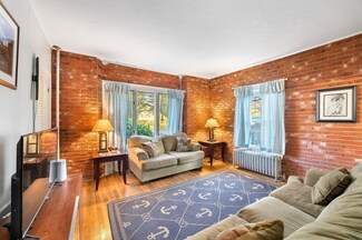 370 Pleasant St, Stoughton, MA 02072