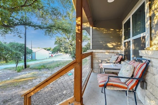 1532 Hillcrest Forest, Canyon Lake, TX 78133