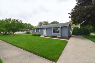 204 Maplewood Dr, North Aurora, IL 60542