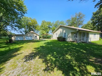 103 N Barton St, Bluford, IL 62814