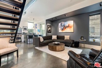1137 Hacienda Place Unit 104, West Hollywood, CA 90069