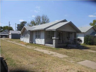 421 S Main St, Caldwell, KS 67022