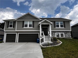 1756 Cottonwood Creek Ct, Kearney, MO 64060