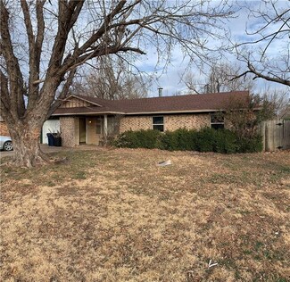 1325 Manchester Dr, Anadarko, OK 73005